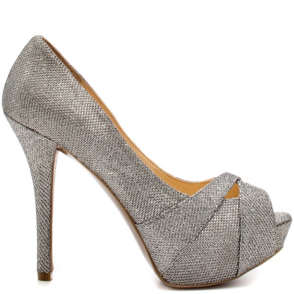 Guess Isila Glitter Silver Platform Pumps - Picture 2 of 4
